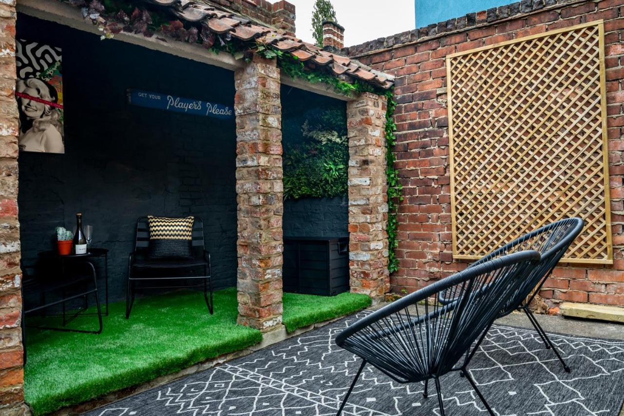 The Bookclub Villa Йорк Екстериор снимка